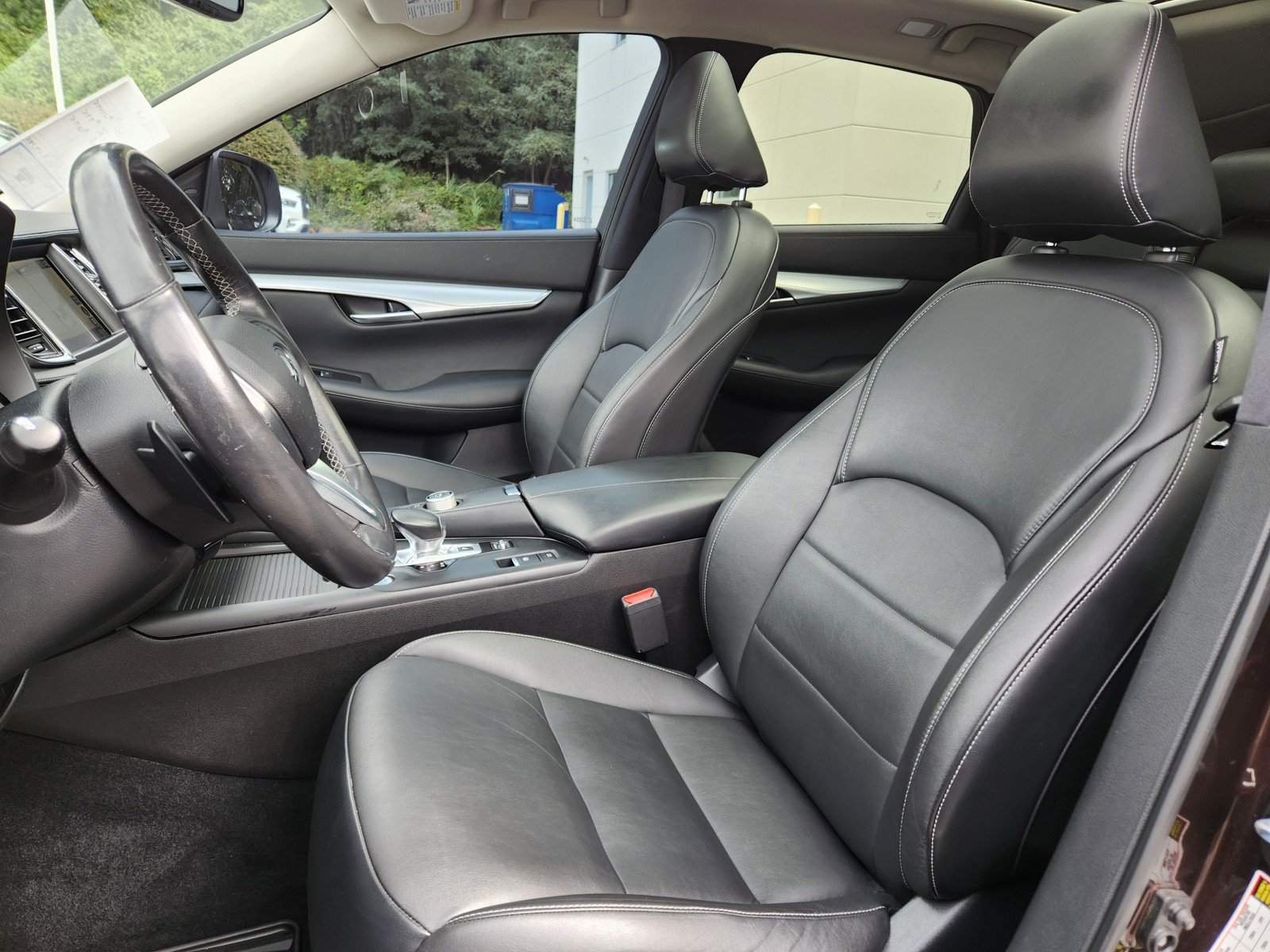 Certified 2020 INFINITI QX50 Luxe w/ Navigation Package AWD/4WD image 10