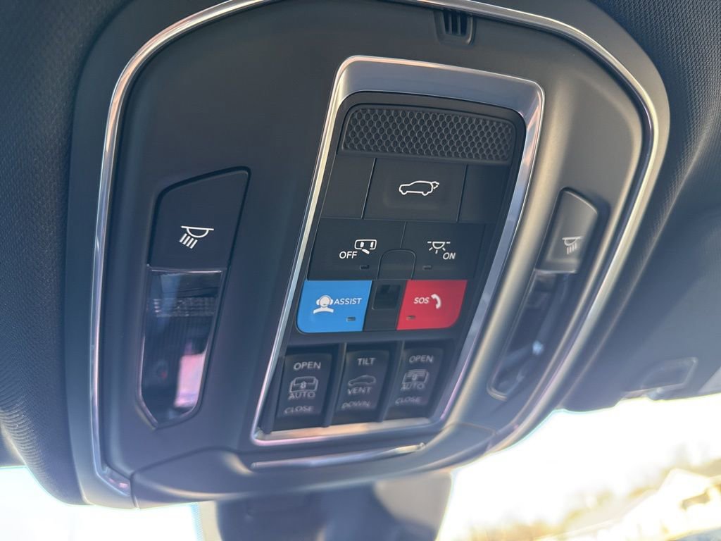 New 2025 Jeep Grand Cherokee Limited image 24