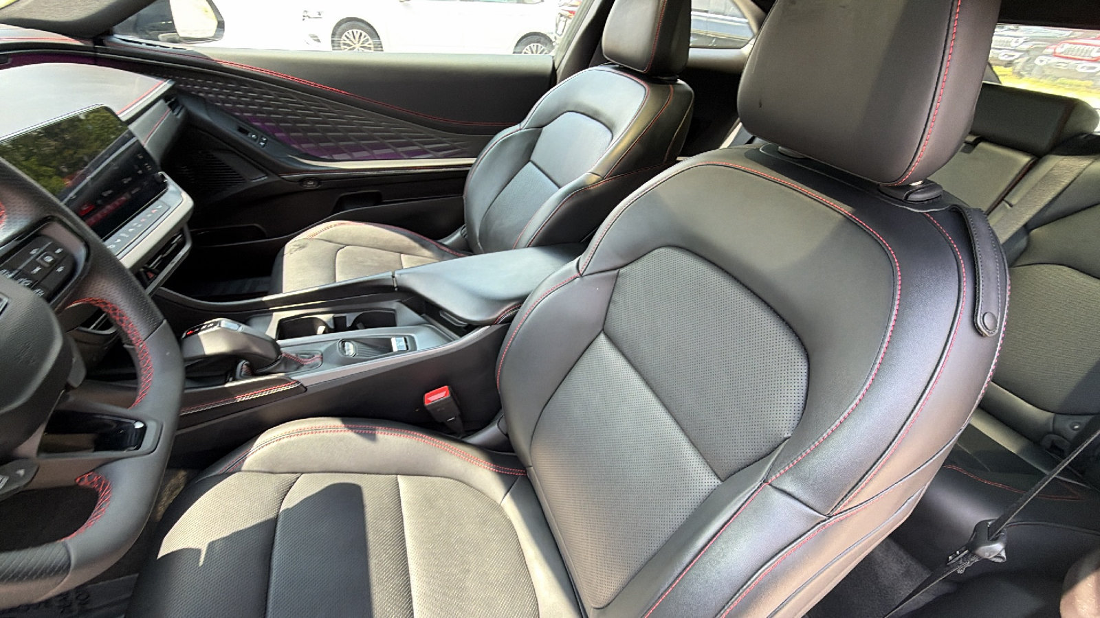 Used 2024 Dodge Charger Daytona R/T w/ Plus Group AWD/4WD image 17