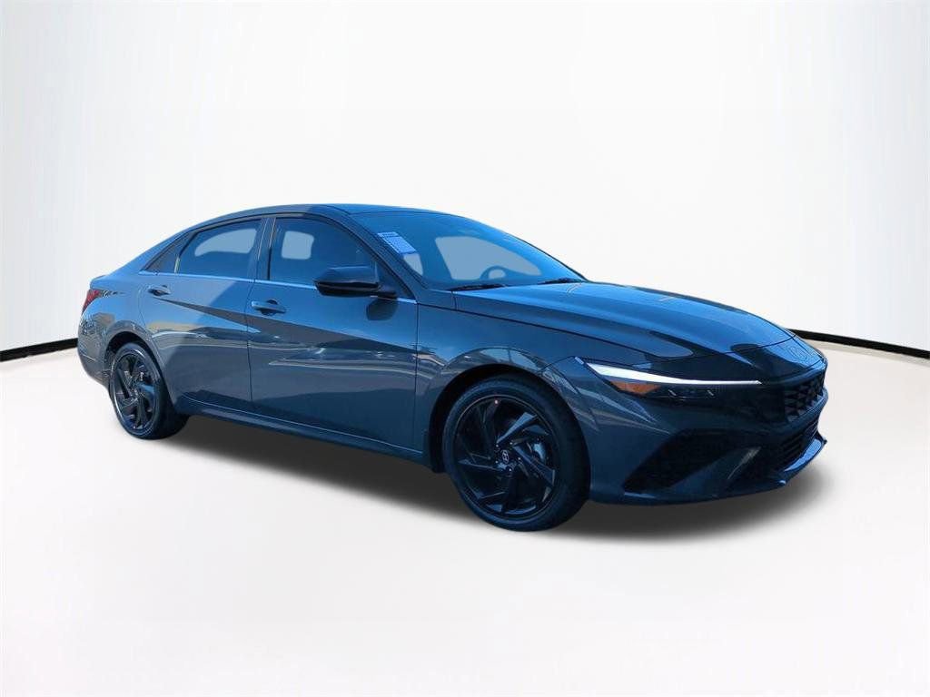 New 2026 Hyundai Elantra SEL Sport image 2