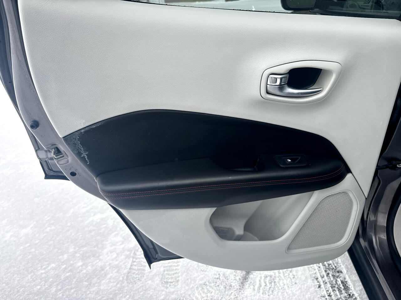 Used 2020 Jeep Compass Limited w/ Rear Convenience Group image 27