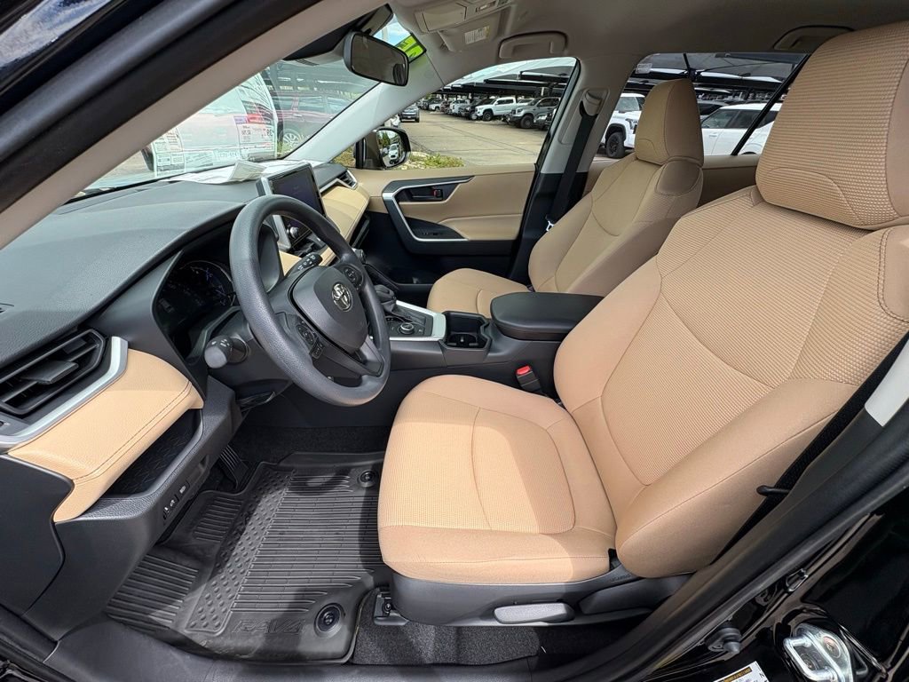 Used 2025 Toyota RAV4 LE image 13