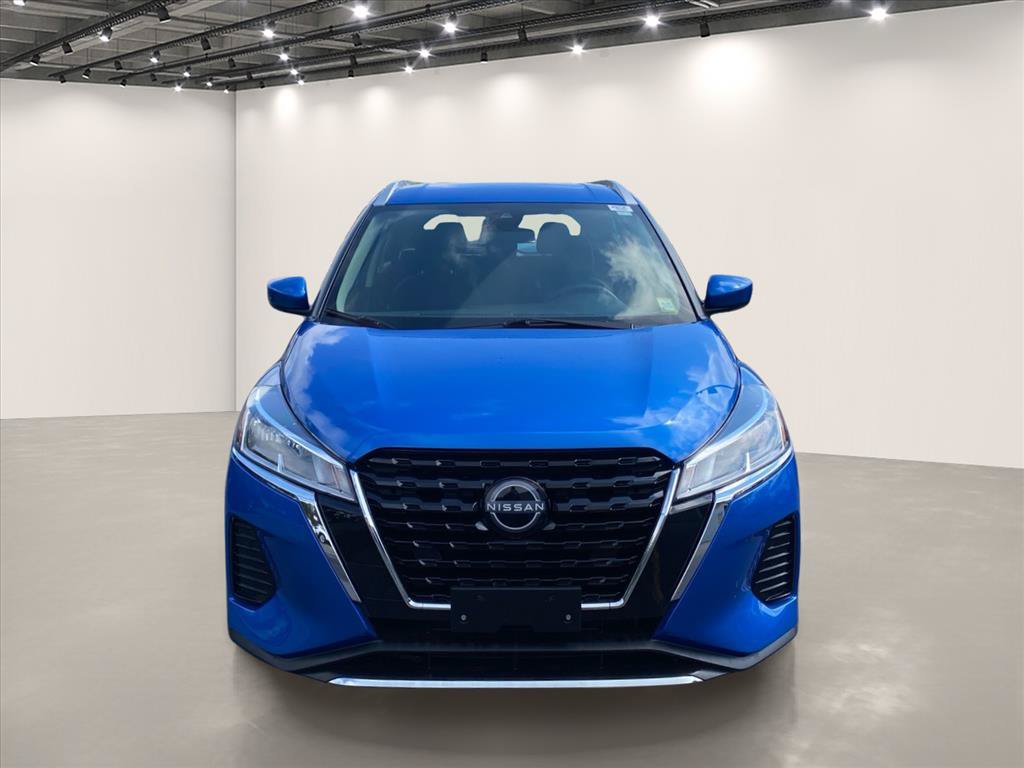 Used 2023 Nissan Kicks SV FWD image 2