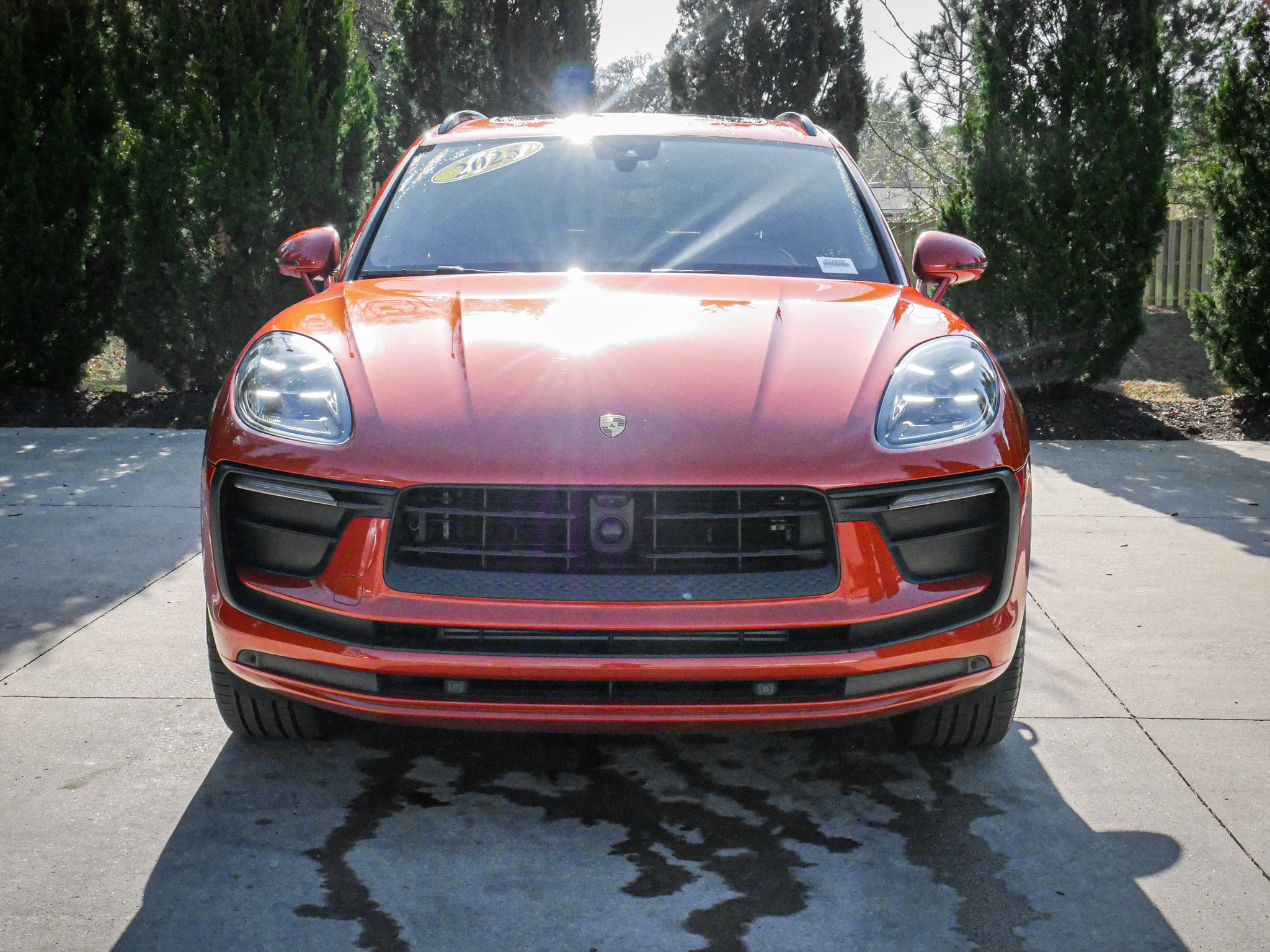 Used 2025 Porsche Macan AWD/4WD image 3