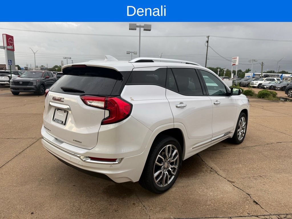 Used 2023 GMC Terrain Denali w/ LPO, Floor Liner Package AWD/4WD image 4