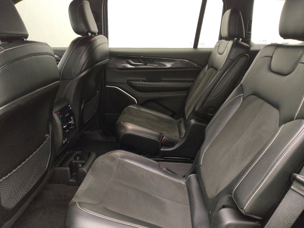 Used 2021 Jeep Grand Cherokee L Laredo image 18