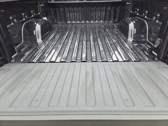 Used 2023 Chevrolet Silverado 1500 RST w/ Z71 Off-Road Package image 33