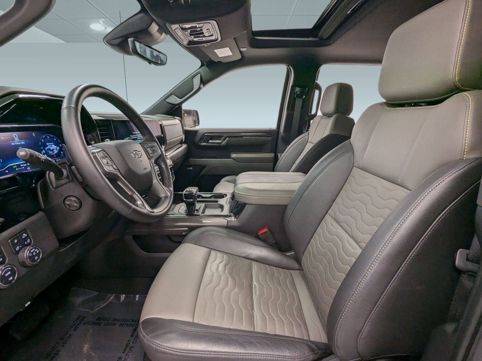 Used 2023 Chevrolet Silverado 1500 ZR2 w/ Technology Package image 4