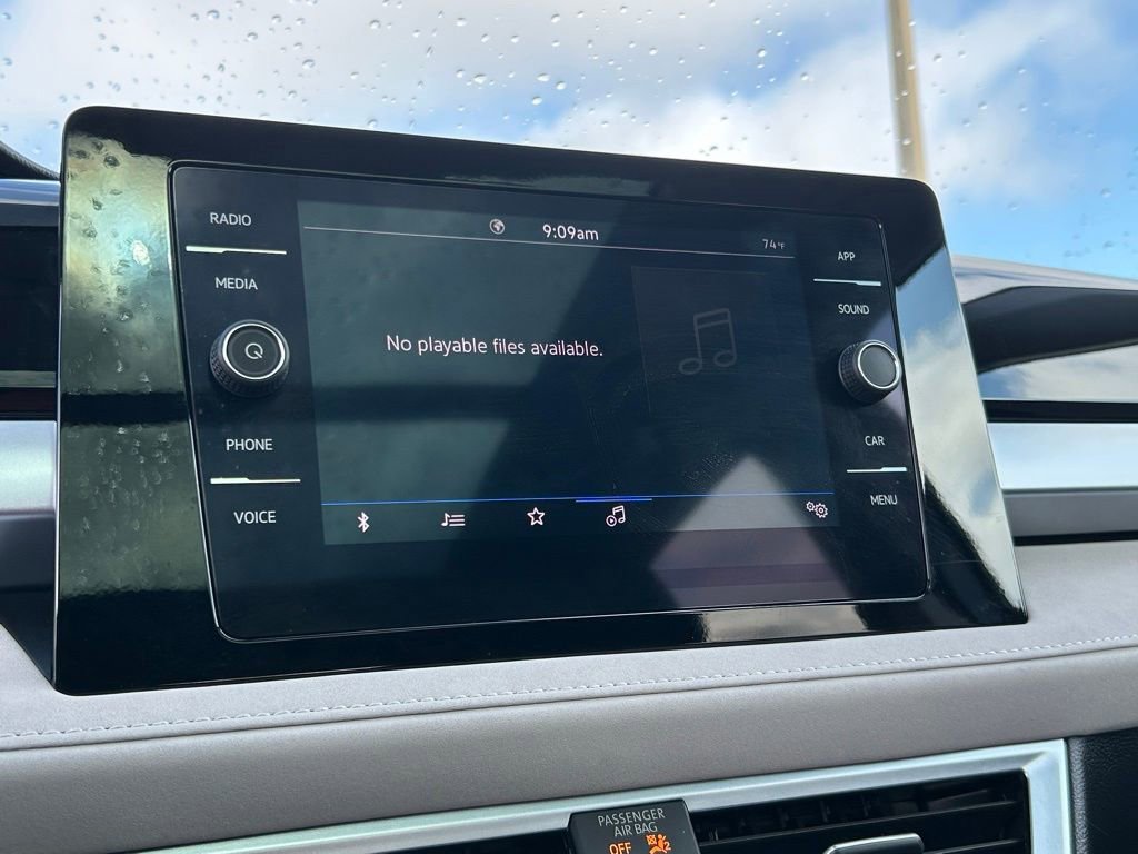 Used 2025 Volkswagen Taos SE image 25