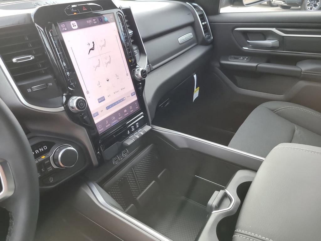 New 2026 RAM 1500 4x4 Crew Cab image 18