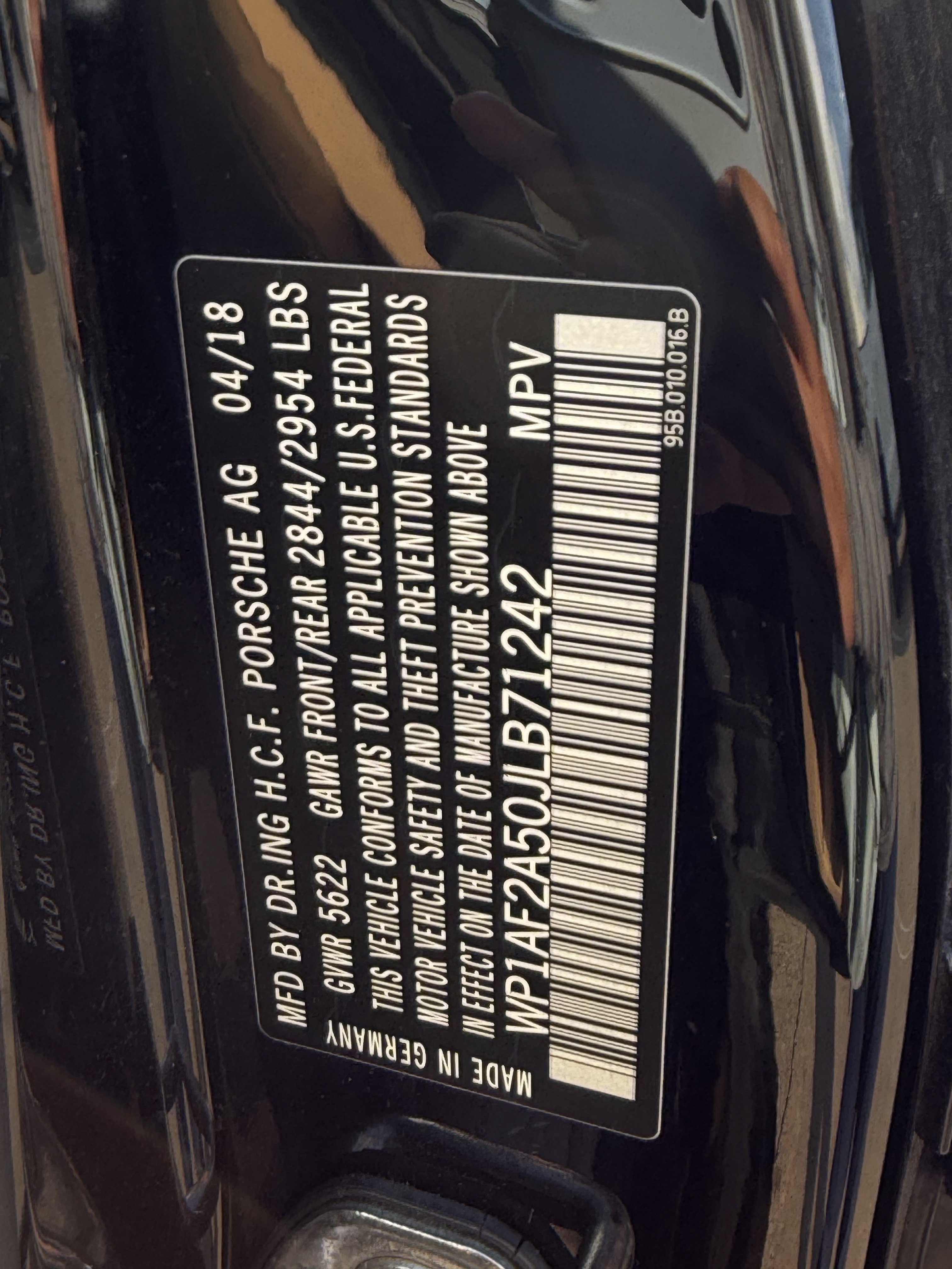Used 2018 Porsche Macan Turbo w/ Premium Package Plus AWD/4WD image 28