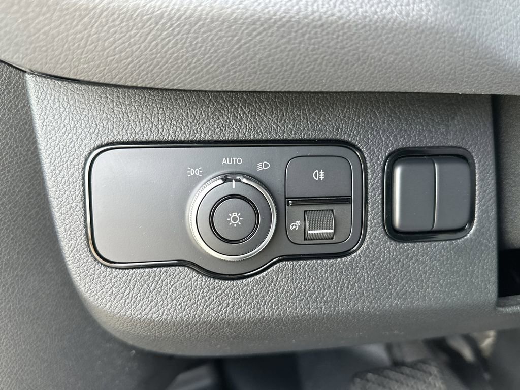 Used 2019 Mercedes-Benz Sprinter 2500 image 33