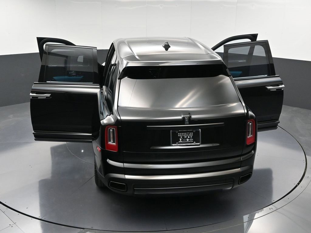 Certified 2024 Rolls-Royce Cullinan Black Badge w/ Driver's Package image 40
