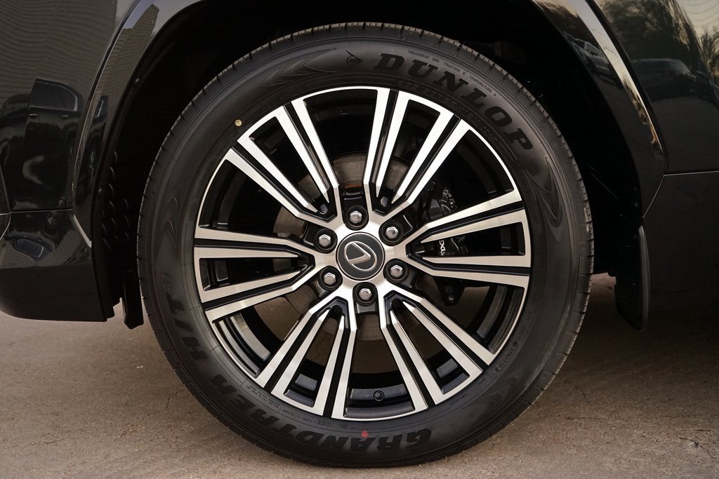 Used 2025 Lexus LX 600 4WD w/ Luxury Package image 38