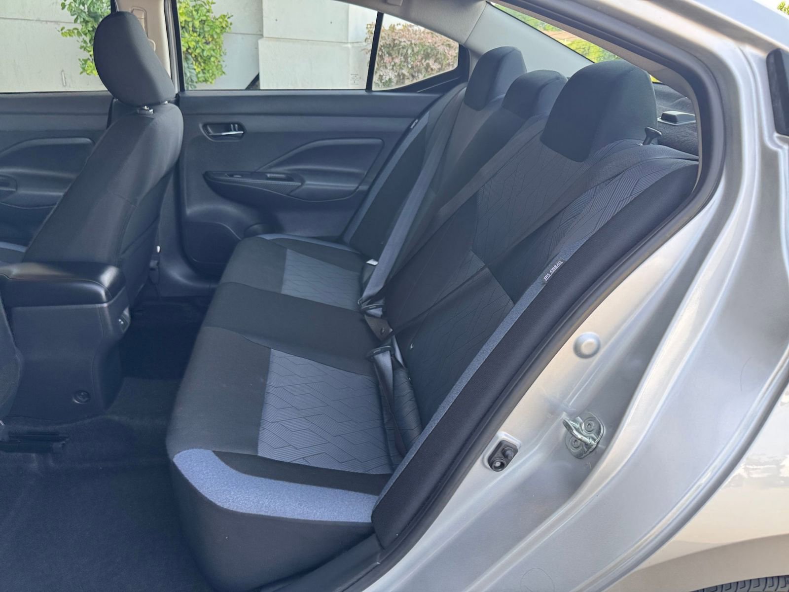 Used 2025 Nissan Versa SV image 27