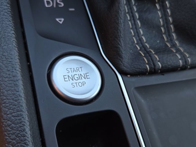 Used 2023 Volkswagen Atlas SE w/ Panoramic Sunroof Package FWD image 10