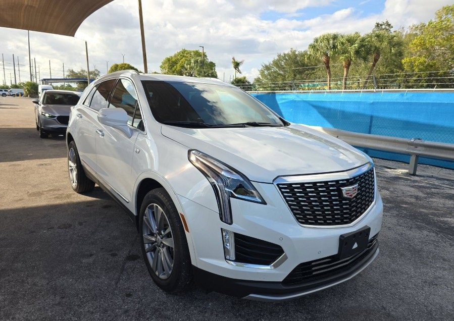 Used 2024 Cadillac XT5 Premium Luxury image 3