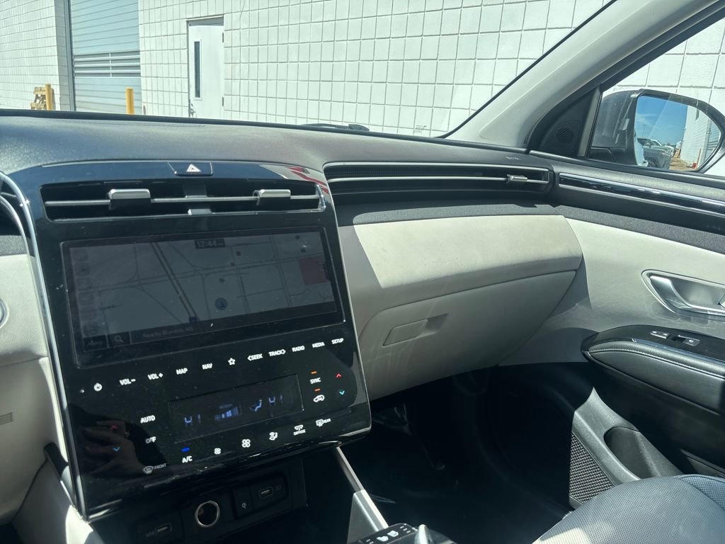 Used 2023 Hyundai Tucson Limited image 14