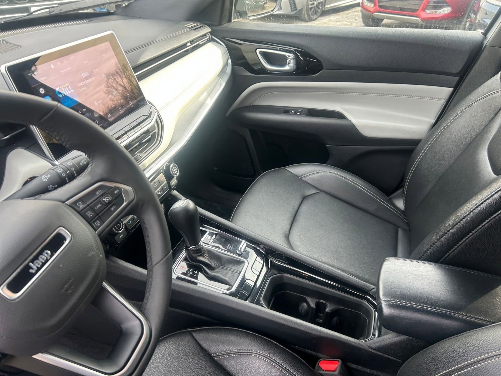 Used 2025 Jeep Compass Limited AWD/4WD image 42