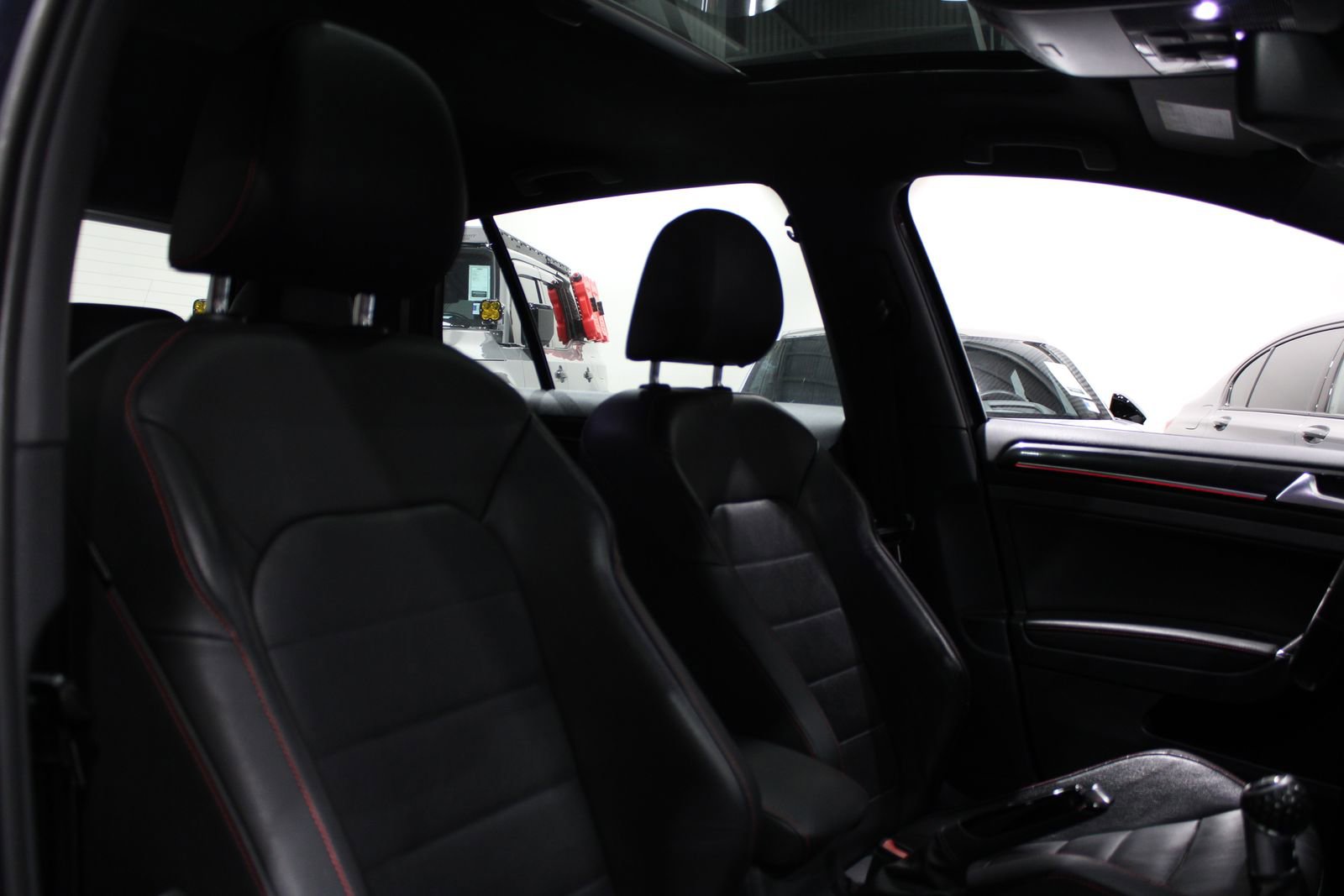 Used 2016 Volkswagen GTI SE FWD image 21