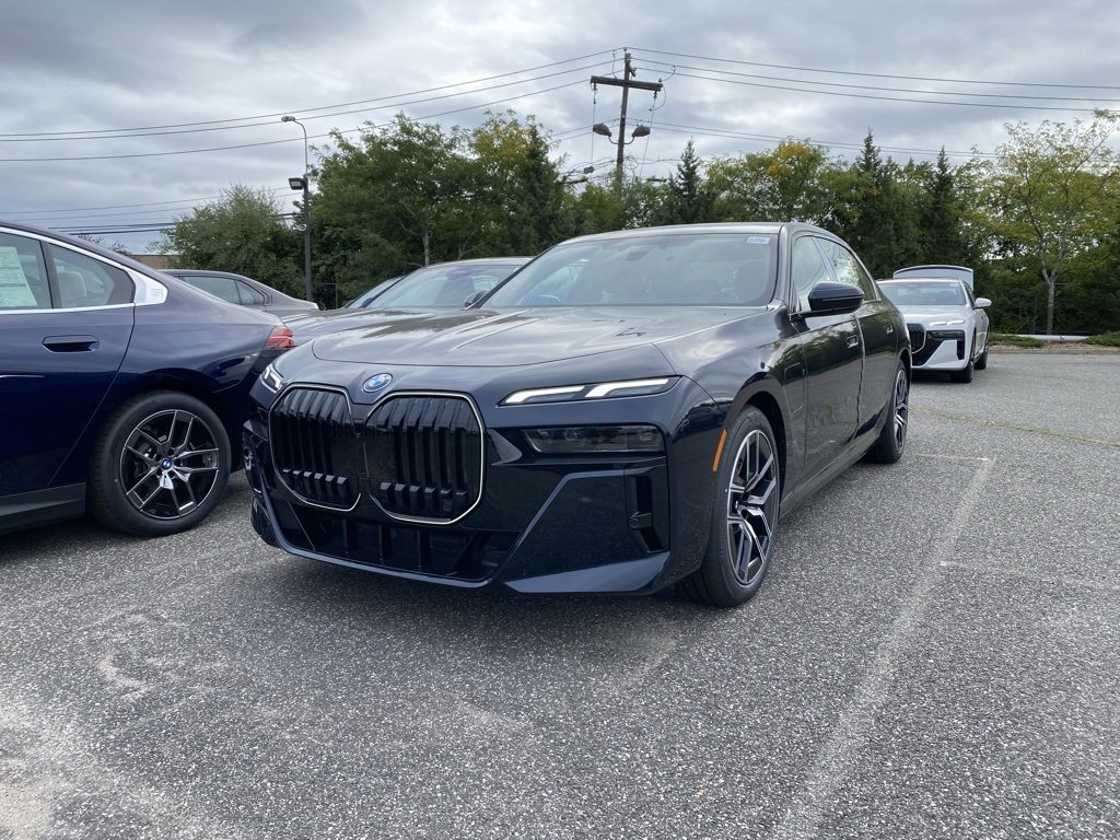 New 2026 BMW 750e xDrive
