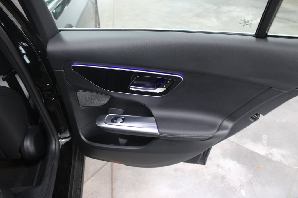 Used 2025 Mercedes-Benz C 300 Sedan image 26