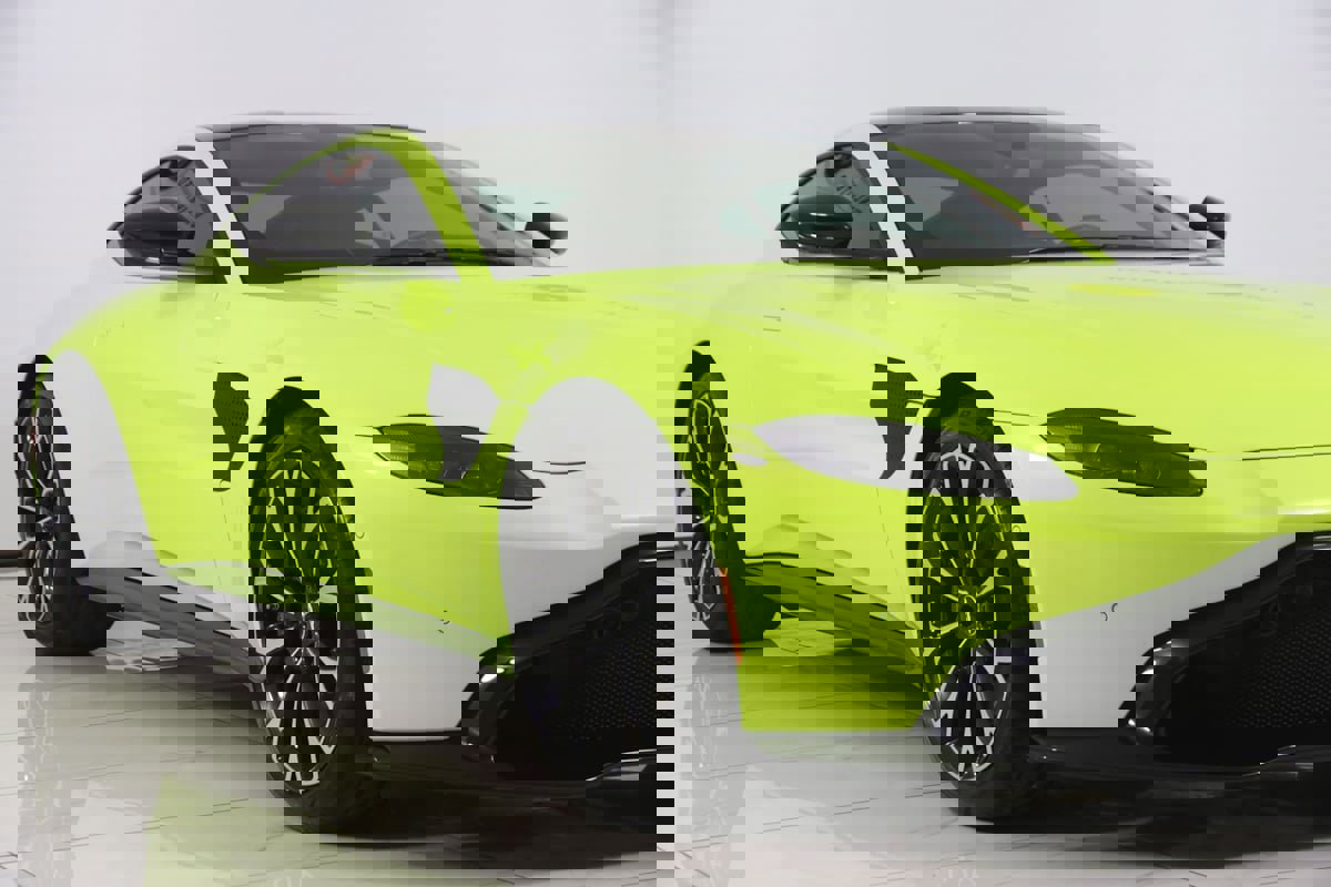 Used 2019 Aston Martin V8 Vantage Coupe RWD image 61