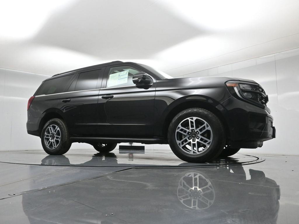 Certified 2025 Ford Expedition Active AWD/4WD image 48