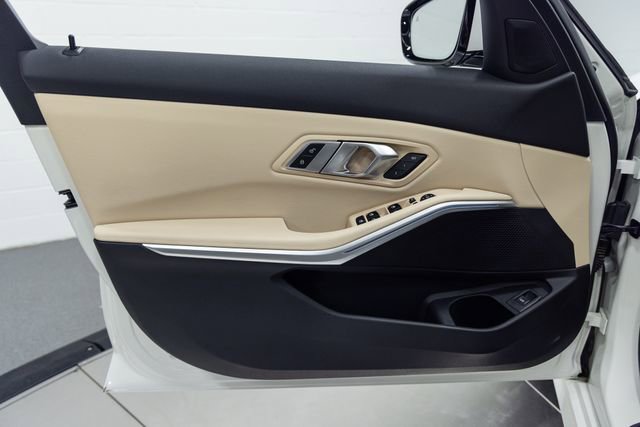 Used 2020 BMW 330i xDrive Sedan w/ Convenience Package image 11