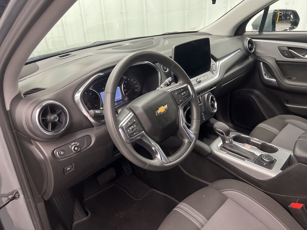 Used 2025 Chevrolet Blazer LT image 17