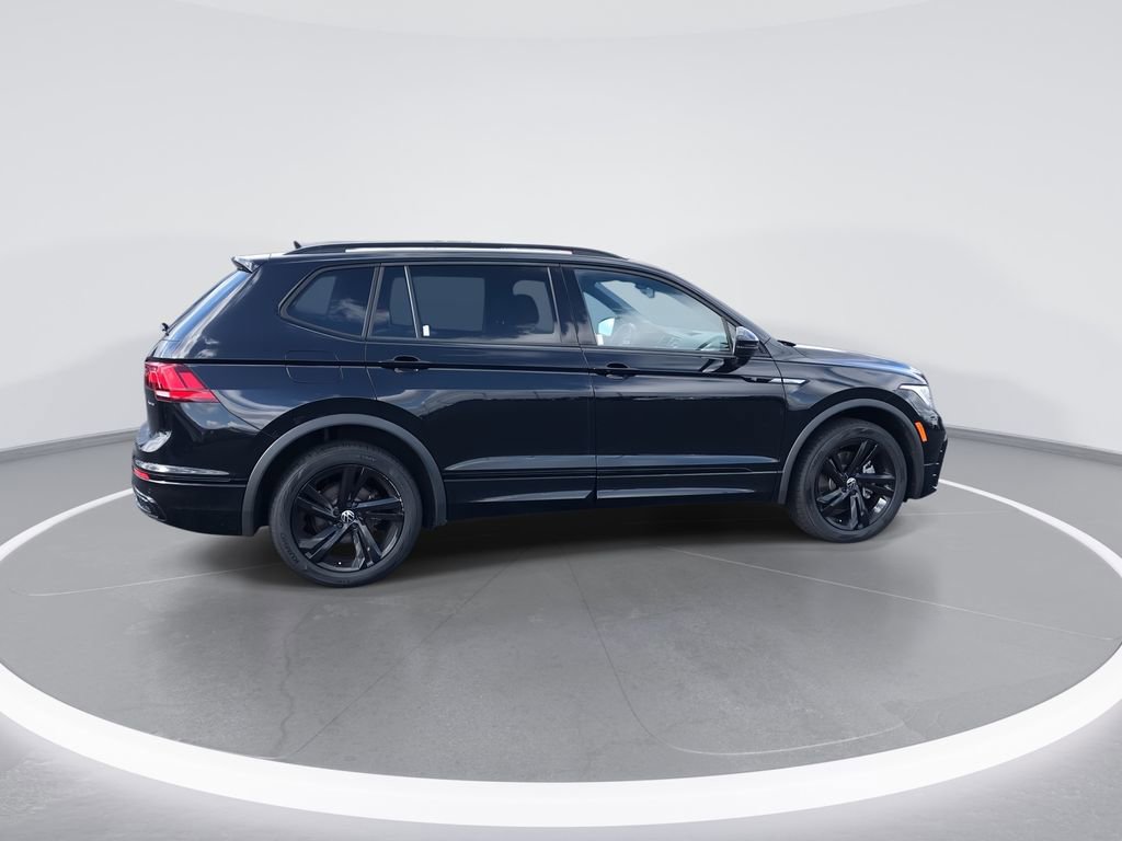Used 2023 Volkswagen Tiguan SE R-Line image 9