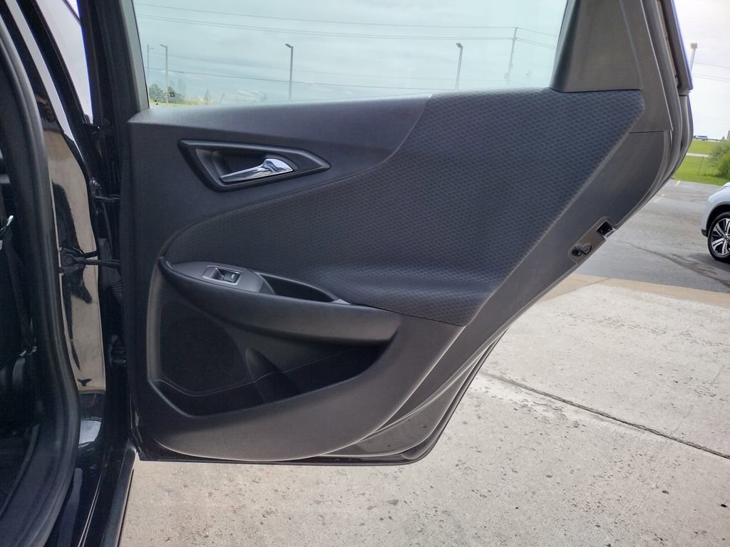 Used 2022 Chevrolet Malibu RS w/ LPO, Floor Liner Package FWD image 15