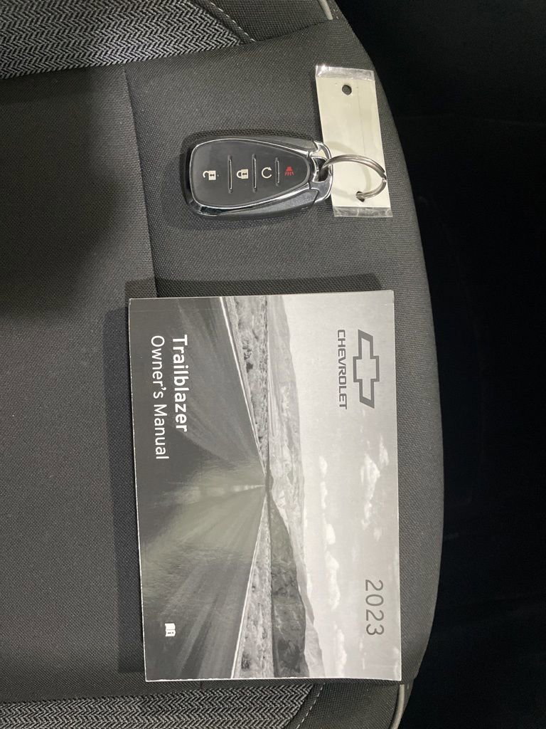 Used 2023 Chevrolet TrailBlazer LT FWD image 26