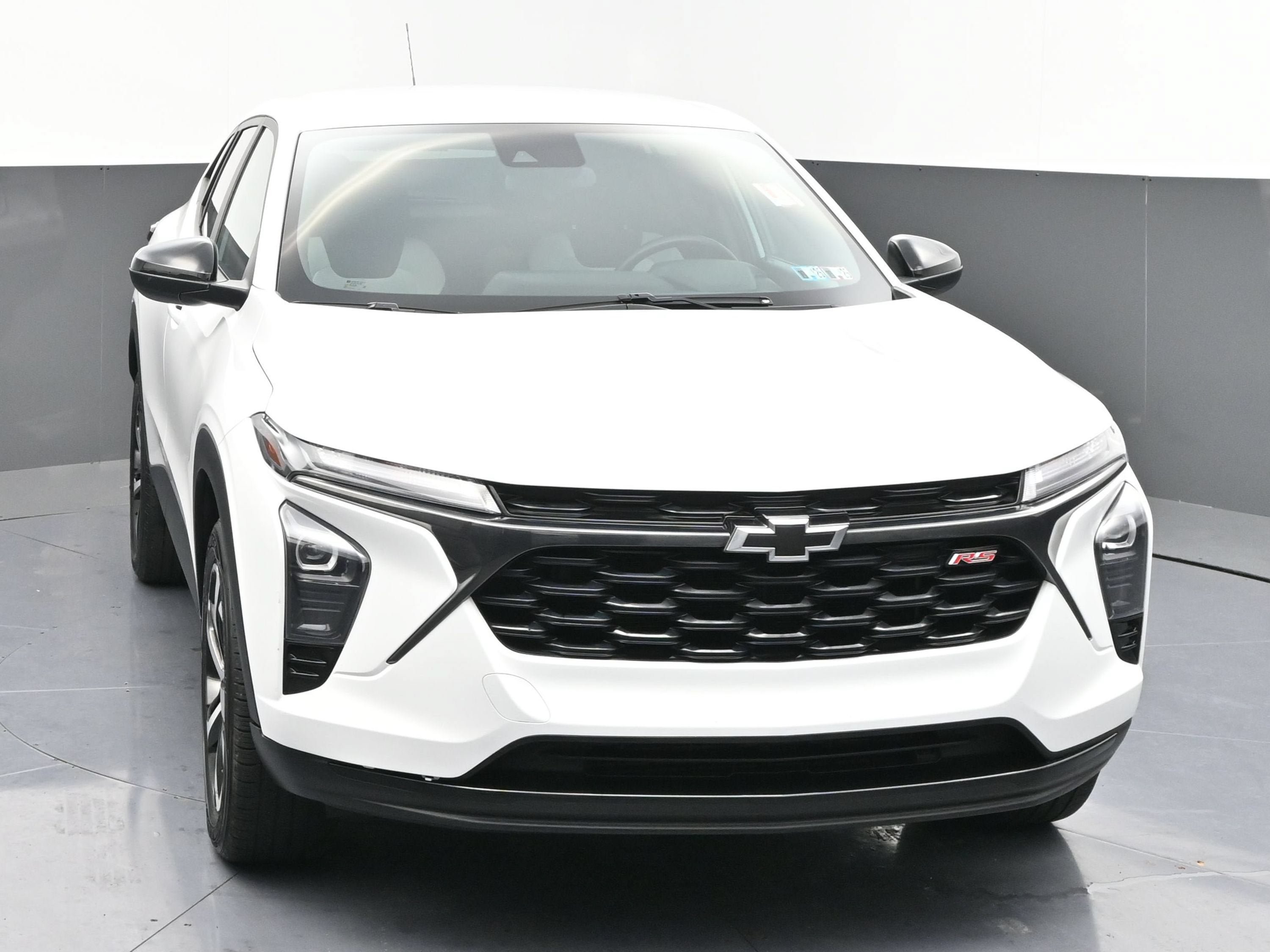 Certified 2024 Chevrolet Trax RS w/ Driver Confidence Package FWD image 3