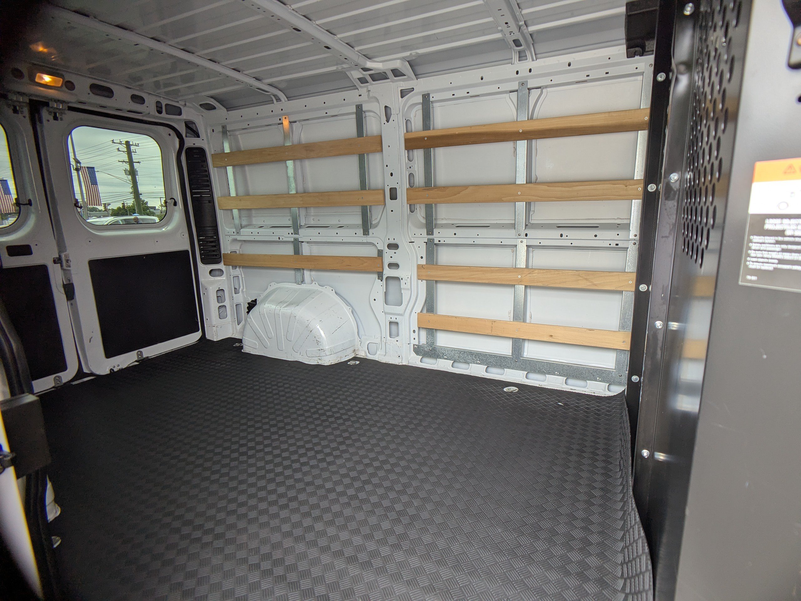 Used 2025 RAM ProMaster 2500 w/ U-Haul Equipment Group FWD image 14