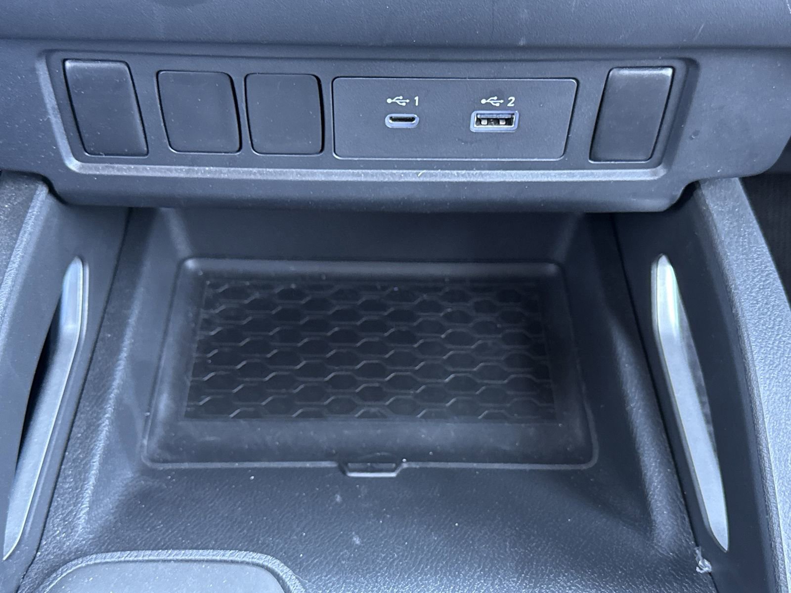 Used 2024 Nissan Frontier SV w/ Tow Package image 24