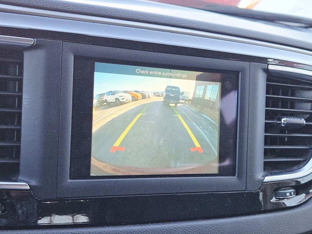 Used 2020 Chrysler Pacifica Touring-L image 27