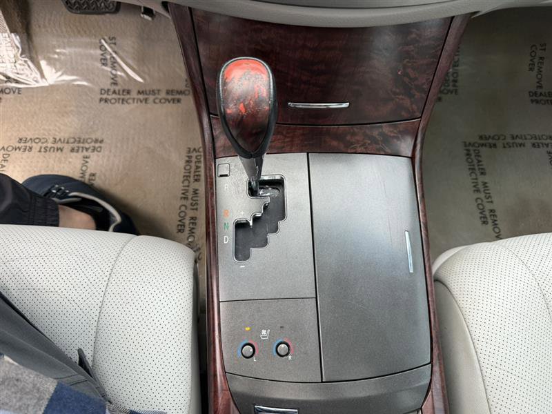 Used 2011 Toyota Avalon Limited FWD image 35