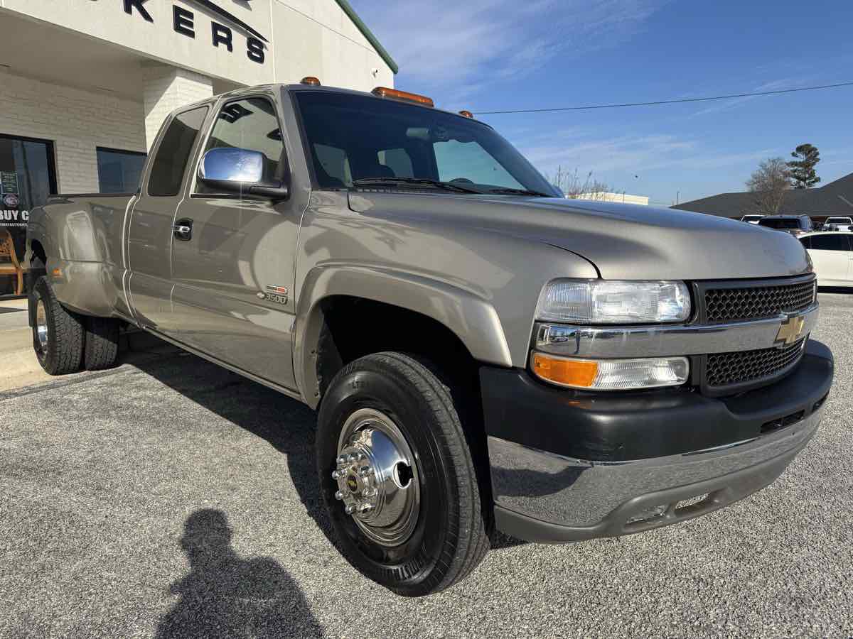 Used 2001 Chevrolet Silverado 3500 LS w/ Off-Road Skid Plate Pkg AWD/4WD image 4