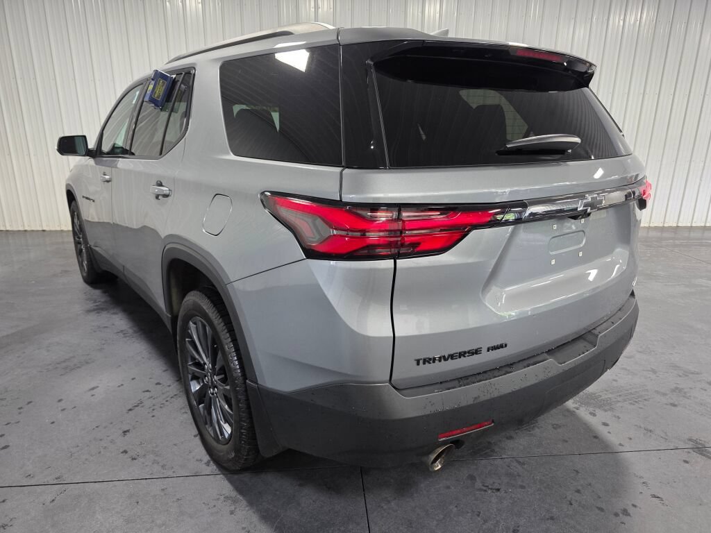 Used 2023 Chevrolet Traverse RS AWD/4WD image 3