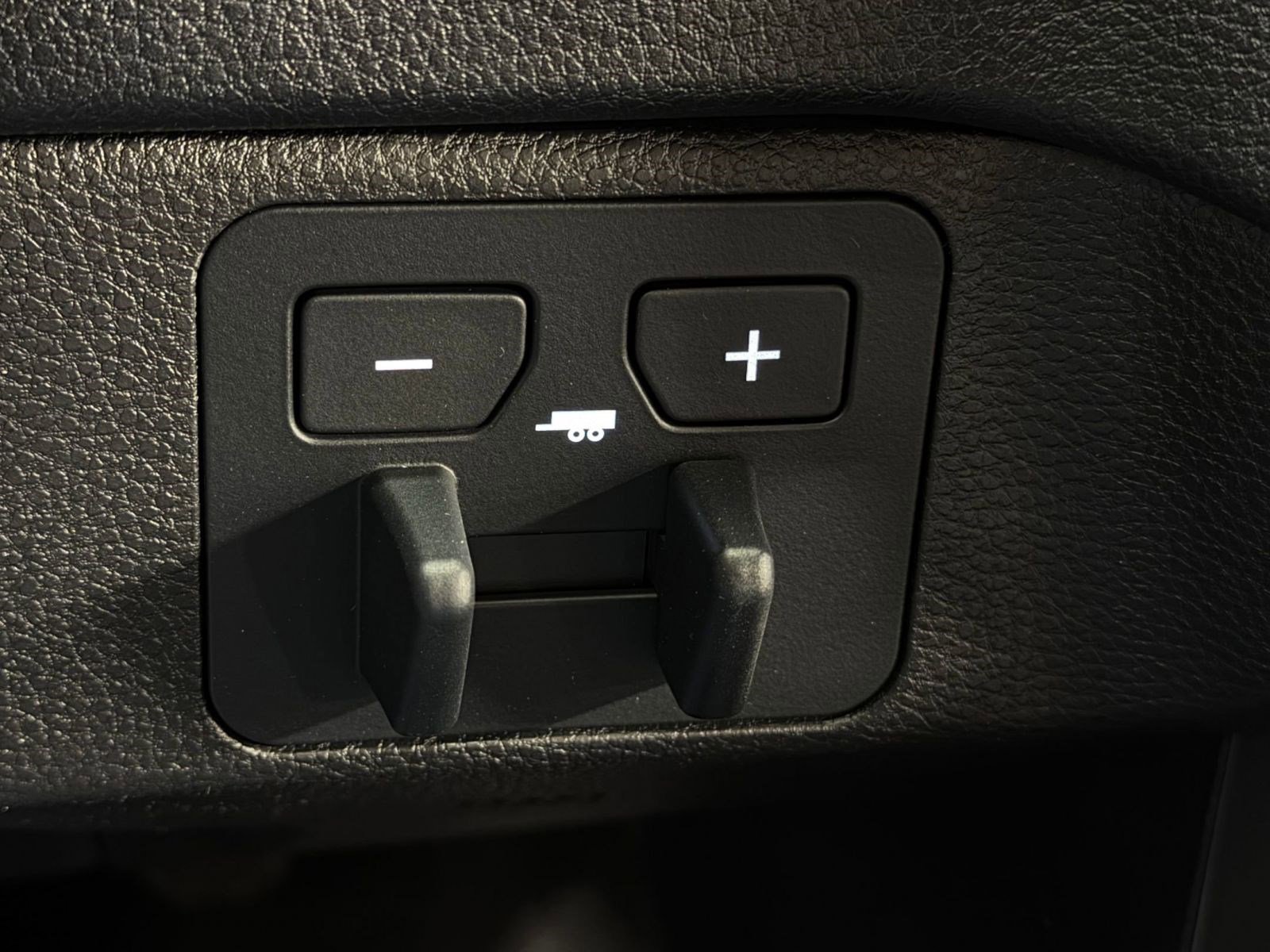 New 2026 Toyota Tundra SR AWD/4WD image 32