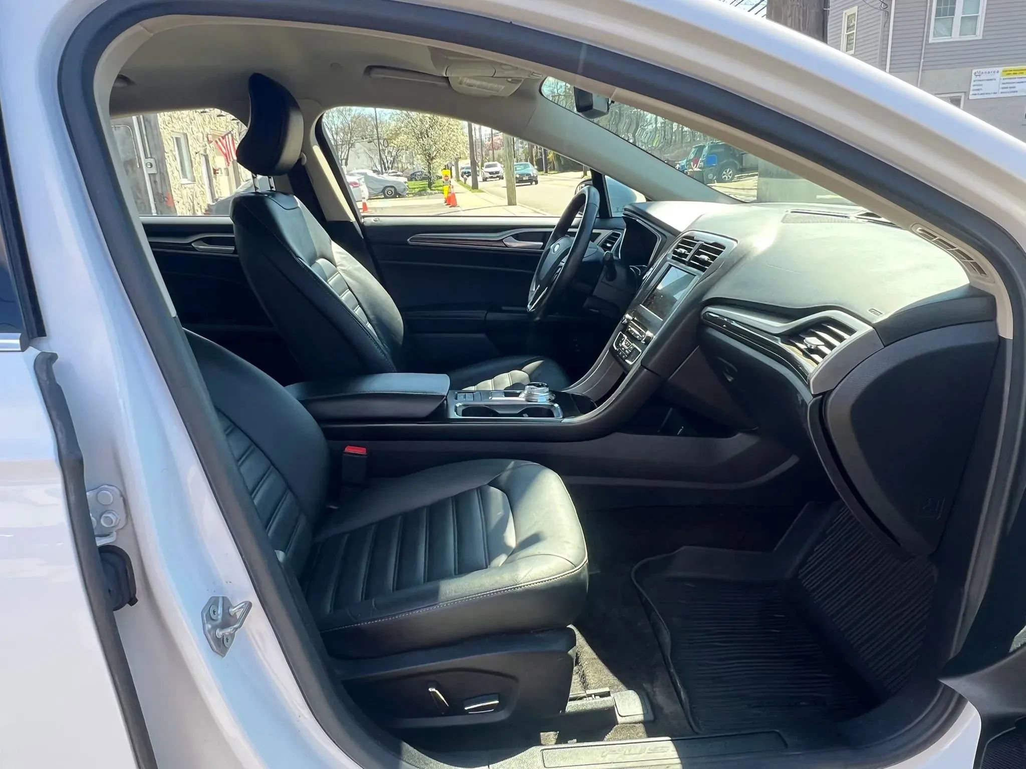 Used 2017 Ford Fusion Energi SE image 30