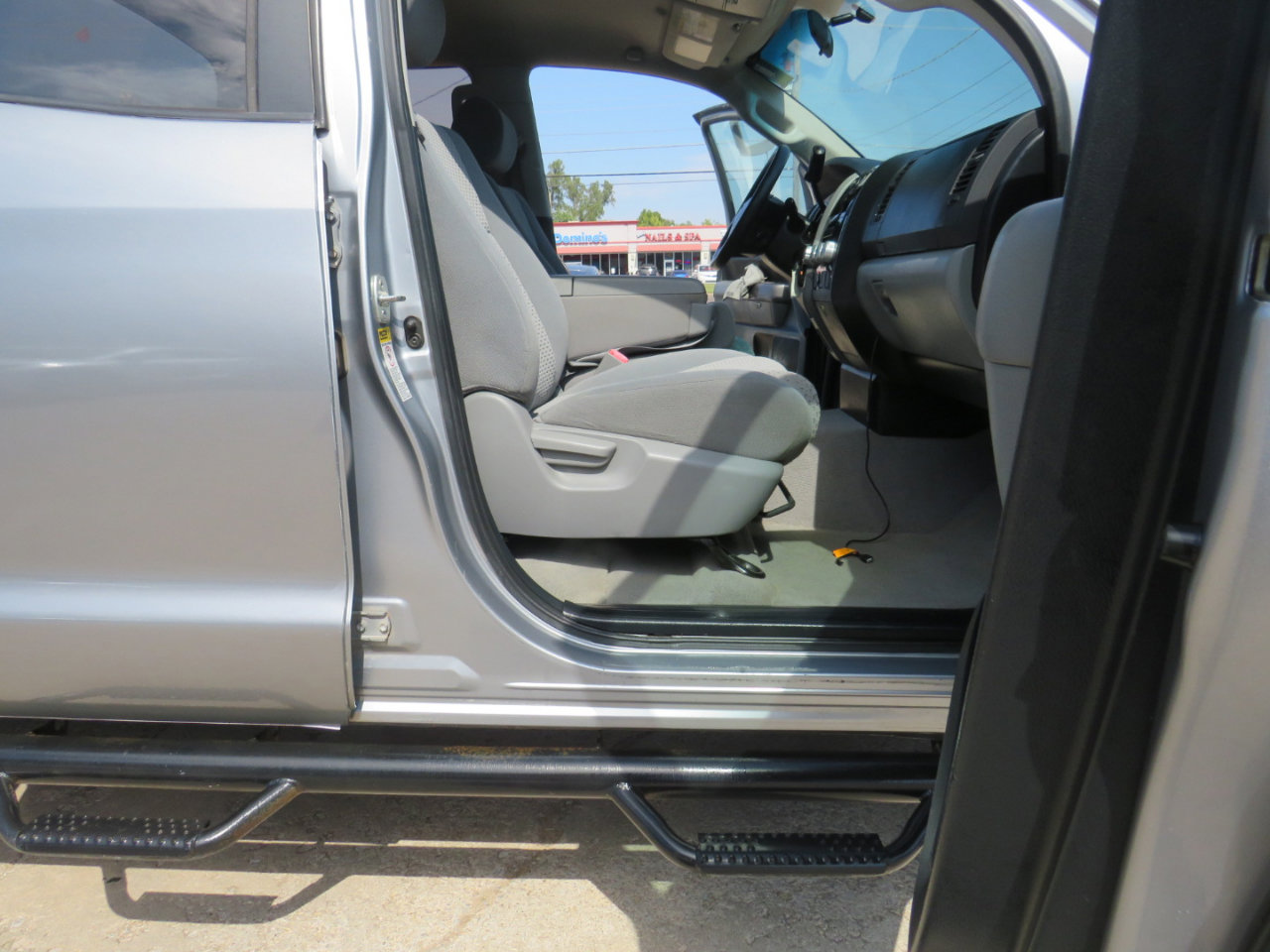 Used 2011 Toyota Tundra 4x4 Double Cab w/ Tow Pkg image 22