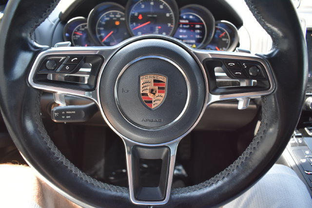 Used 2017 Porsche Cayenne Platinum Edition AWD/4WD image 23
