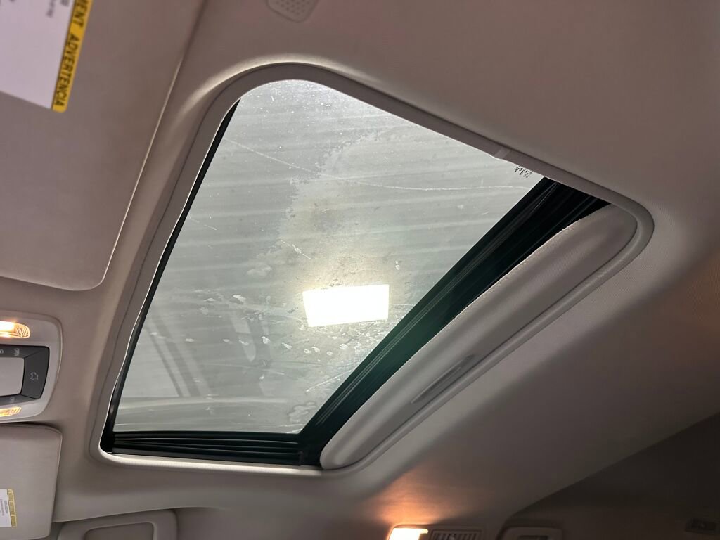 Used 2022 Toyota Sienna XLE image 23