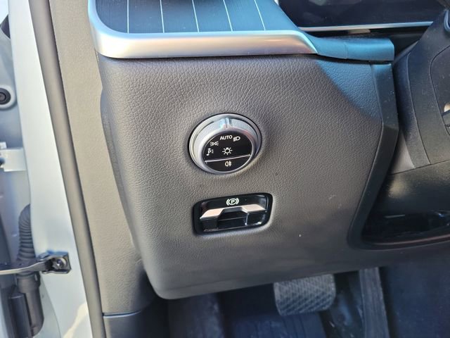 Used 2024 Mercedes-Benz GLC 300 4MATIC image 15