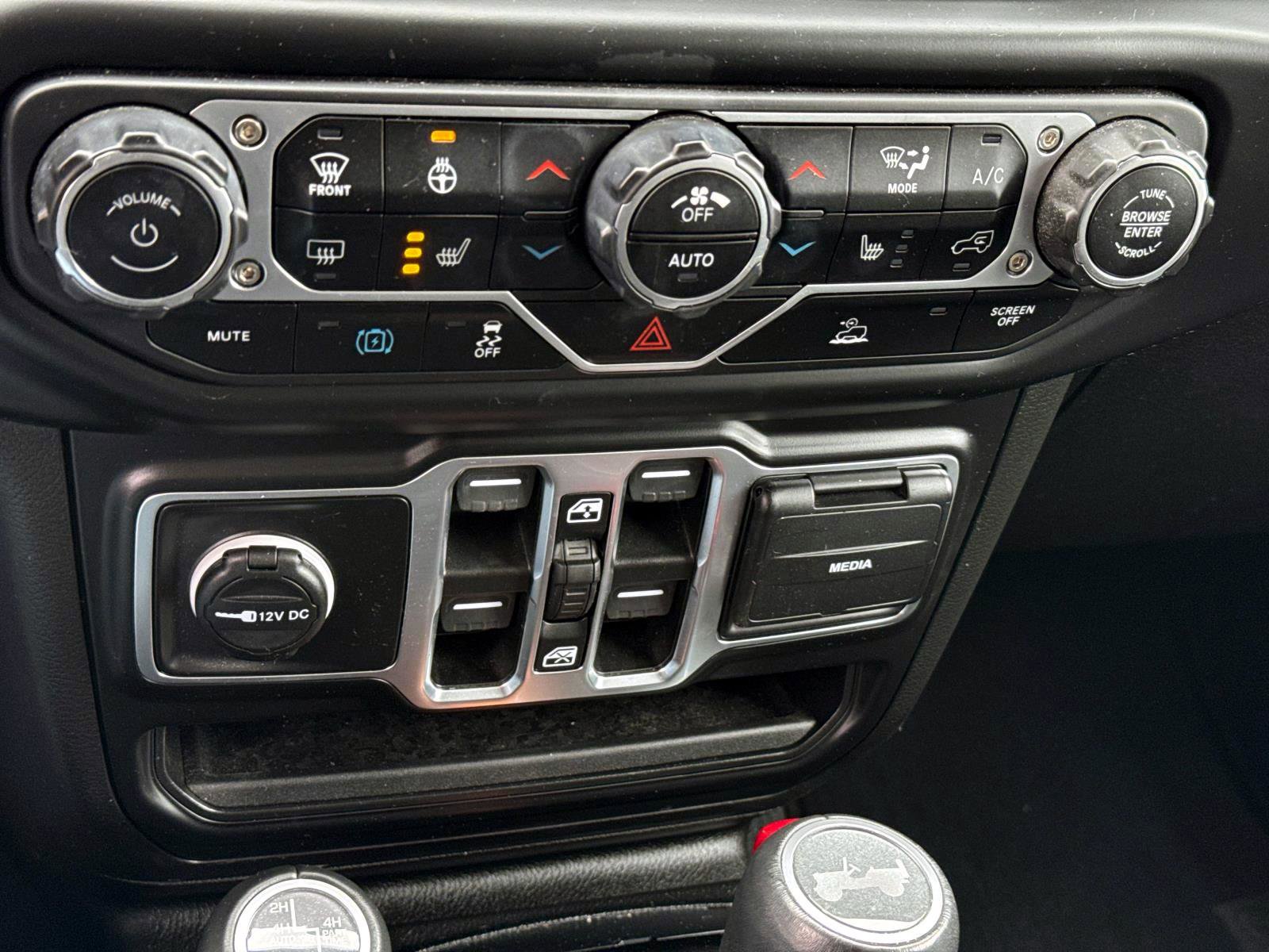 Used 2023 Jeep Wrangler Unlimited Sahara w/ Cold Weather Group image 19