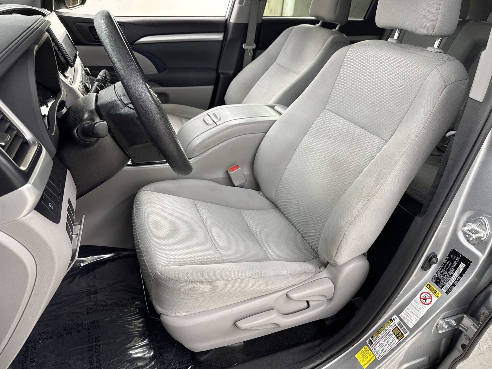 Used 2019 Toyota Highlander LE image 17