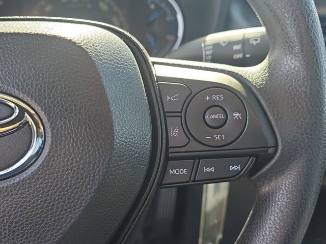 Used 2025 Toyota RAV4 LE image 17