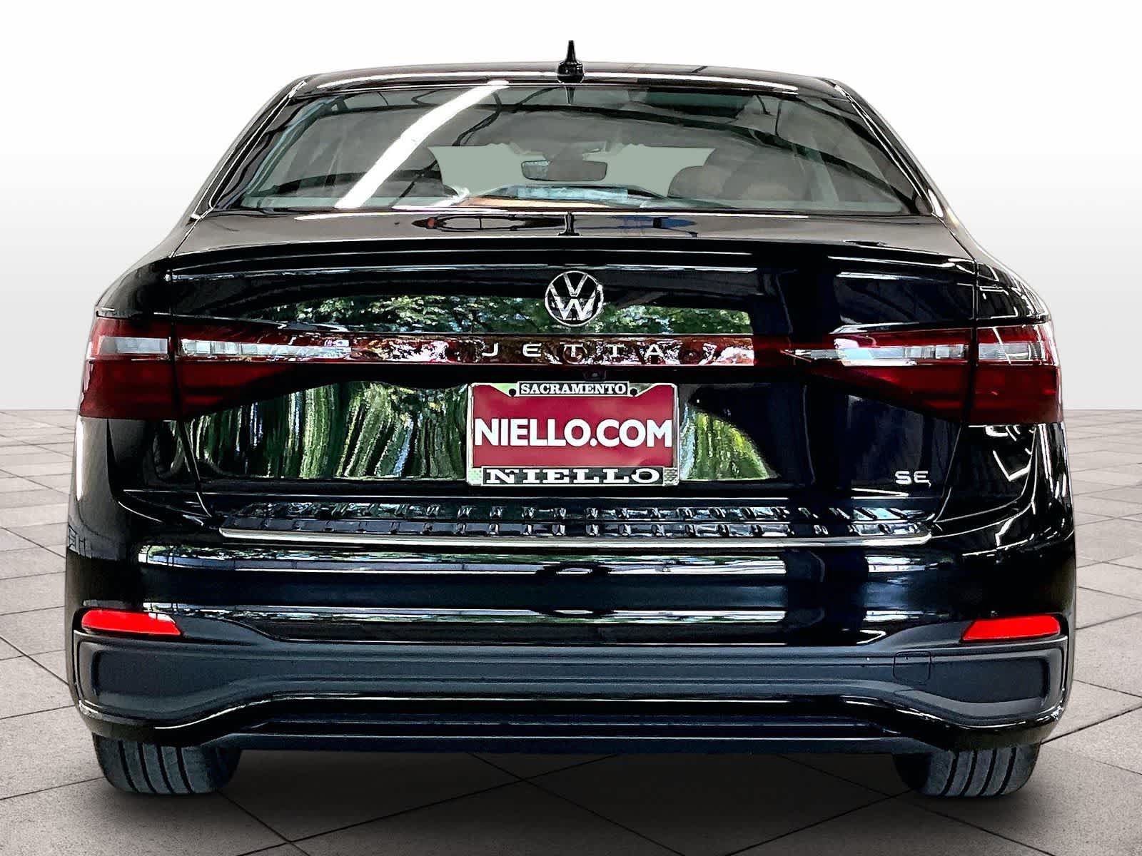 New 2026 Volkswagen Jetta SE FWD image 4